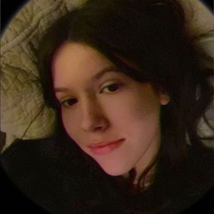 Meet your Posher, Chloe